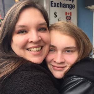 Meet your Posher, Dana